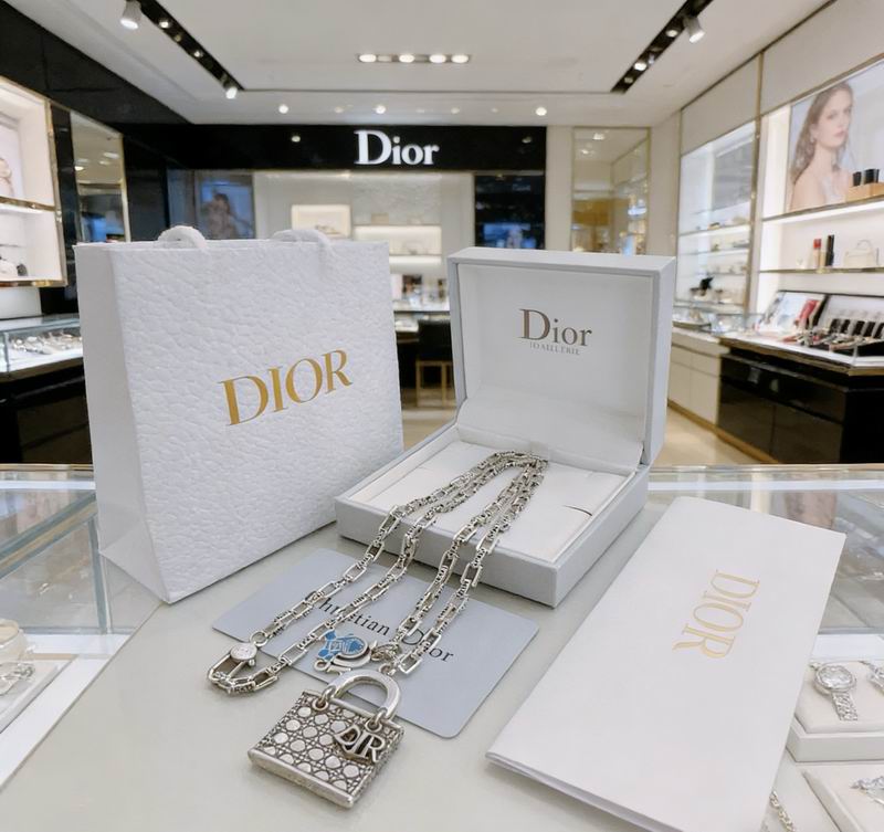 Dior Necklace 02yxs21